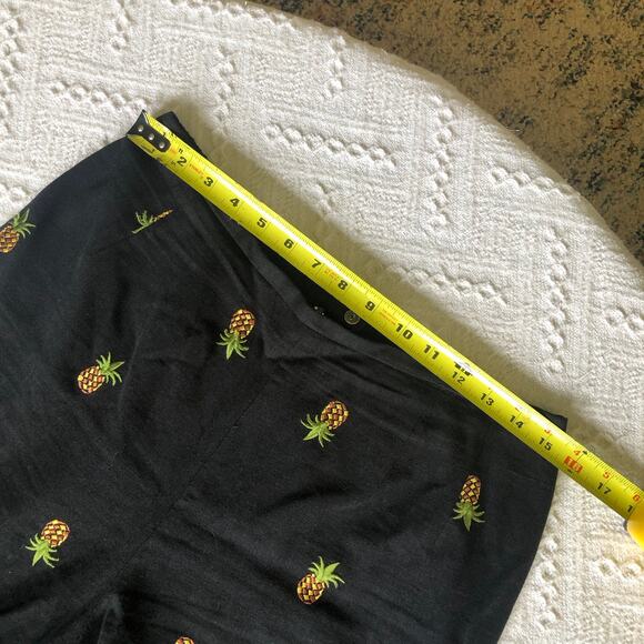 Y2K Plaza South Petite 10 Pineapple Embroidered Linen-Blend 2Pc Set Tank & Capri - Picture 12 of 14